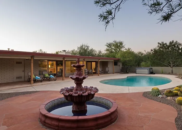 @tucsonmuralhouse W/pool & Hot Tub On Golf Course Holiday home *