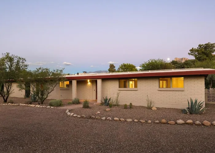 @tucsonmuralhouse W/pool & Hot Tub On Golf Course Holiday home Oro Valley