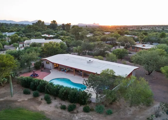 @tucsonmuralhouse W/pool & Hot Tub On Golf Course Holiday home